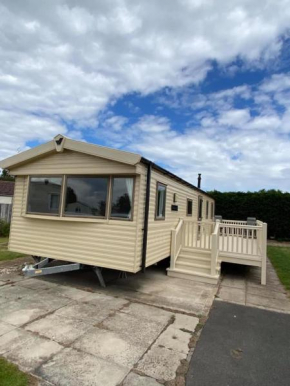 O10 3 Bedroom, 6 berth Caravan
